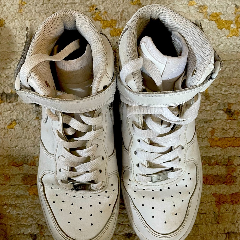 NIKE sneakers